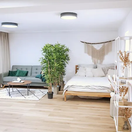 Апартаменты Atelier Smutna